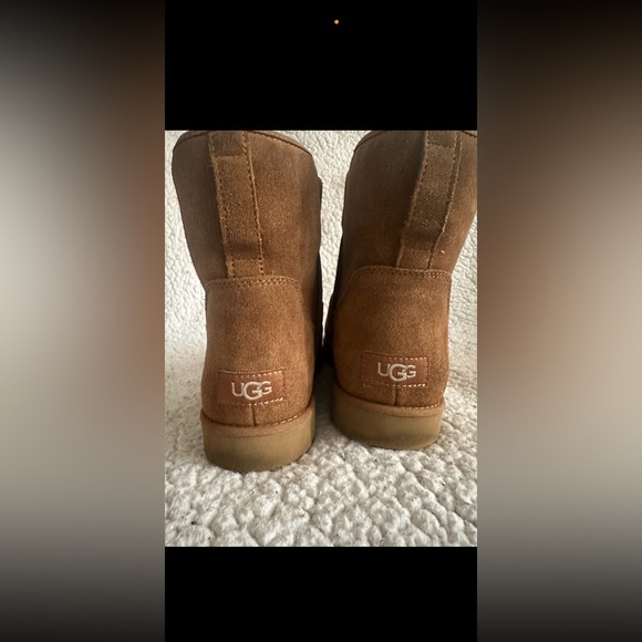 UGG Cory LI Short Chestnut Shearling Boots - Picture 2 of 5